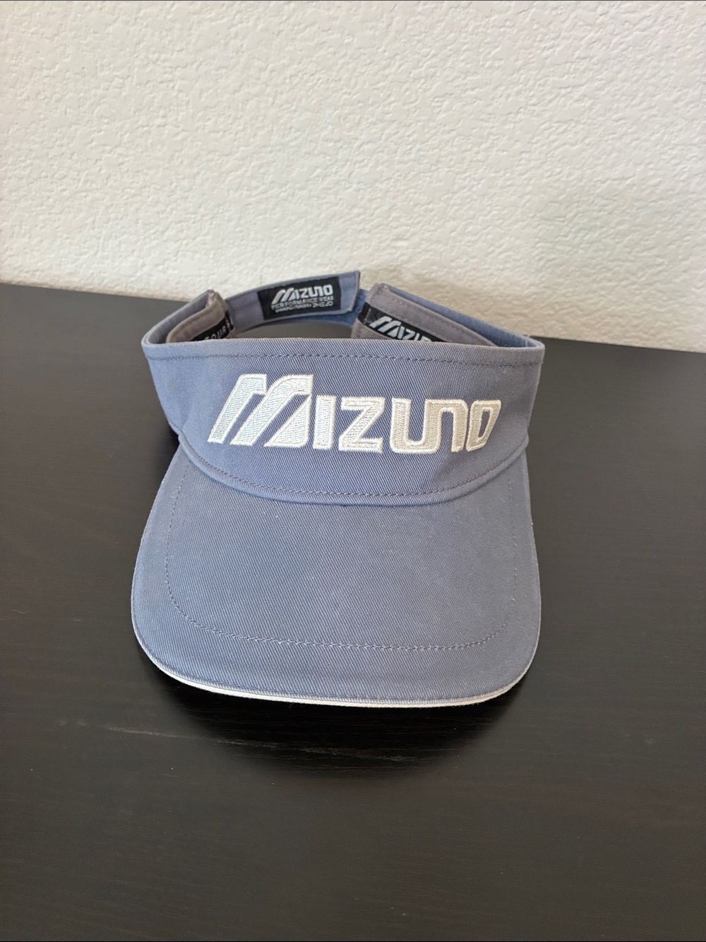 Mizuno Men’s Gray Visor with White Logo